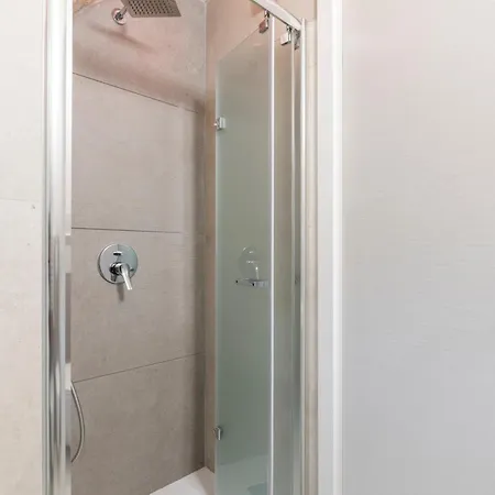 Lanucara 5 6 *